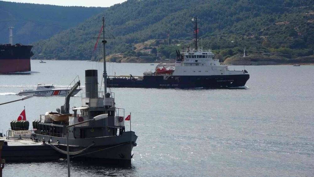 Rus askeri römorkörü Çanakkale Boğazı’ndan geçti