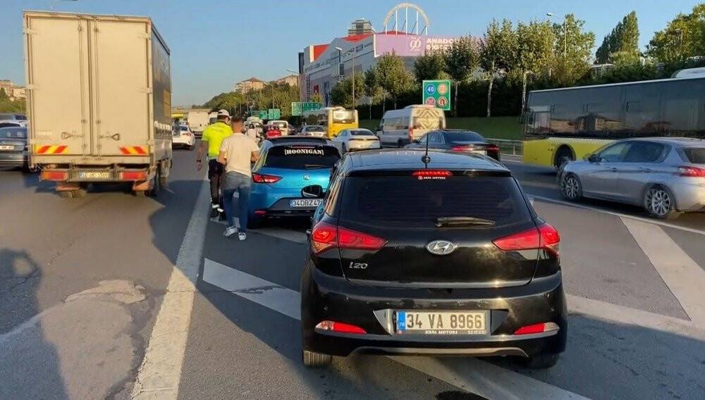 İstanbul’da çakar, siren ve emniyet şeridi ihlal edenlere yönelik denetim
