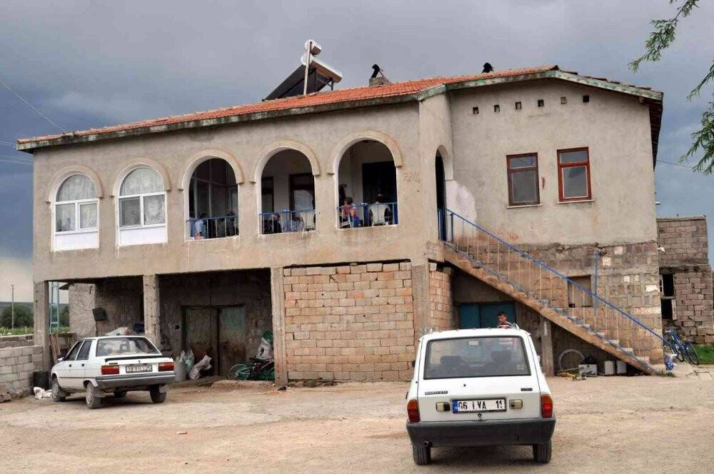 Katilin yakalanması için yardım istedi, katil kendisi çıktı
