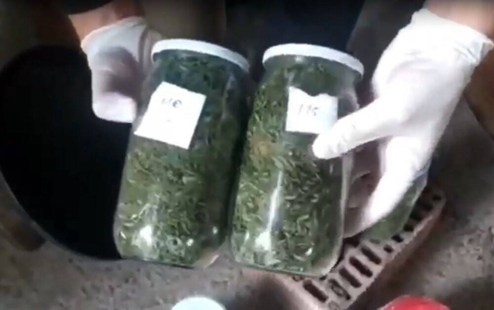 Kavanozlara turşu değil uyuşturucu doldurdular
