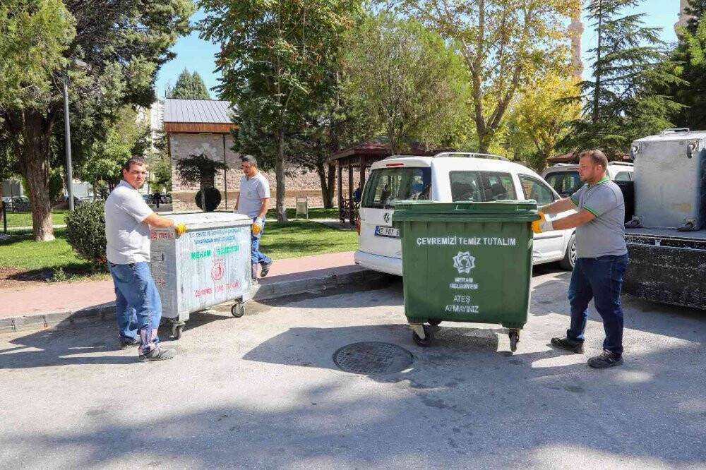 Meram’da çöp konteynerleri yenileniyor