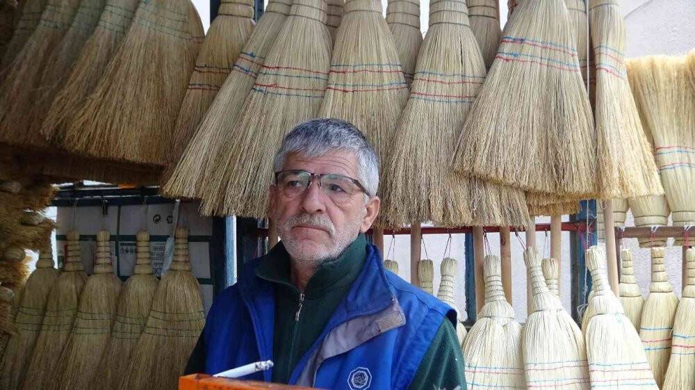 Ot süpürgeler akıllı süpürgelere karşı