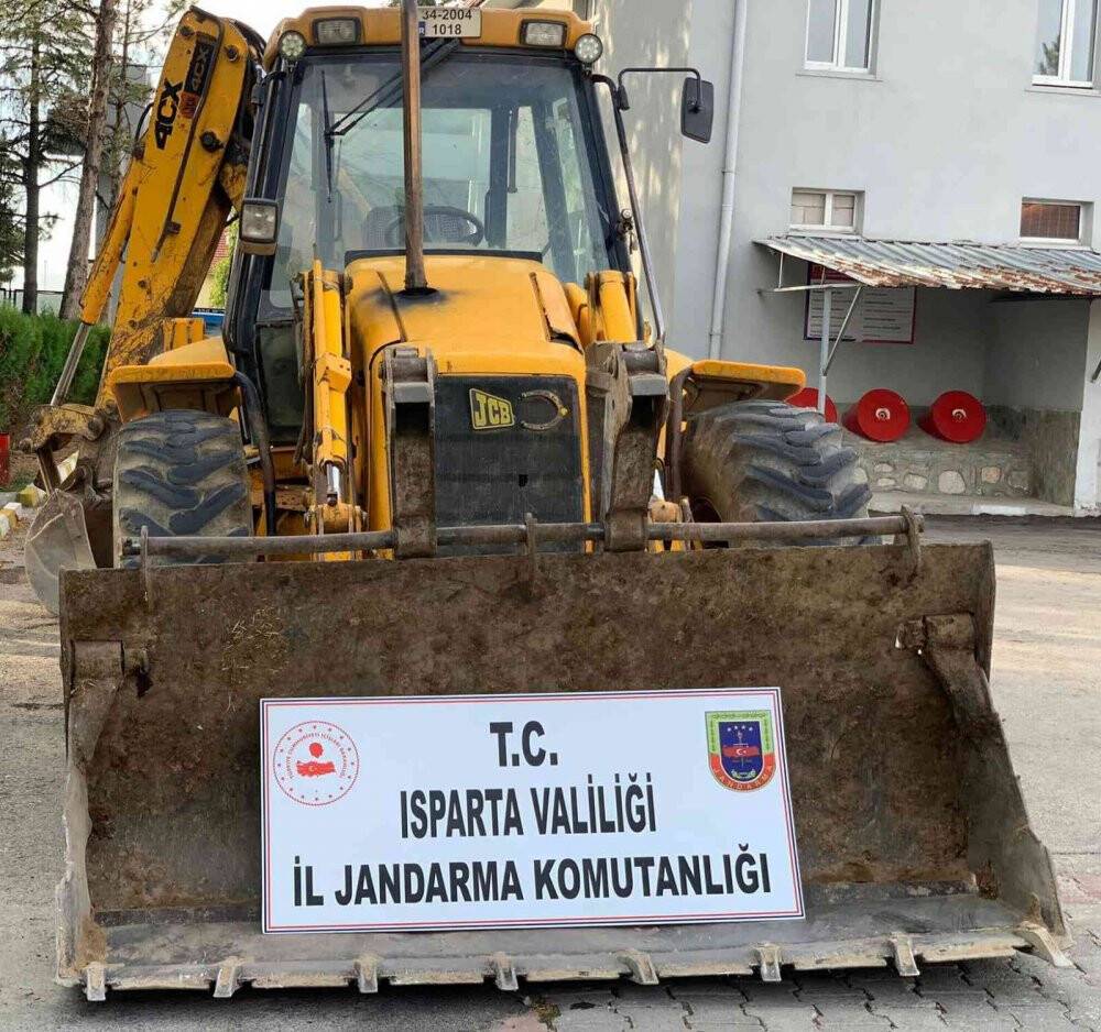 Sit alanında kaçak kazı yapan 8 kişi suçüstü yakalandı