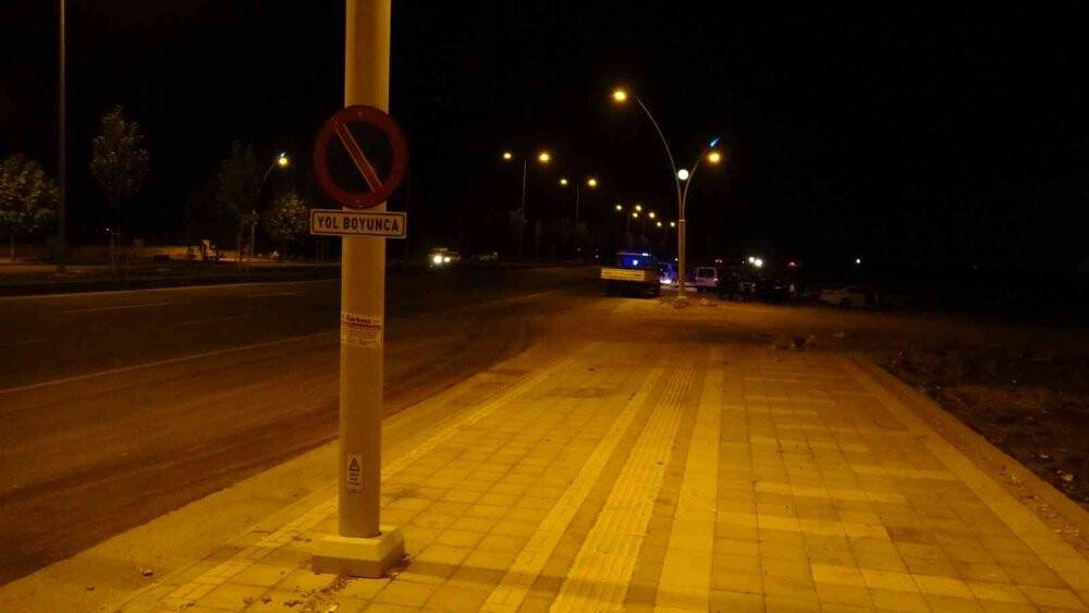 Uyuşturucu ve alkoliklerin mekanı haline gelen caddede “süpürme” uygulaması
