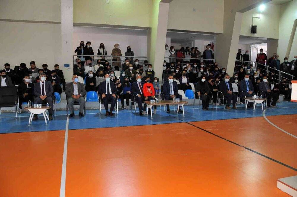 Vefat eden öğretmenin ismi spor salonunda yaşatılacak