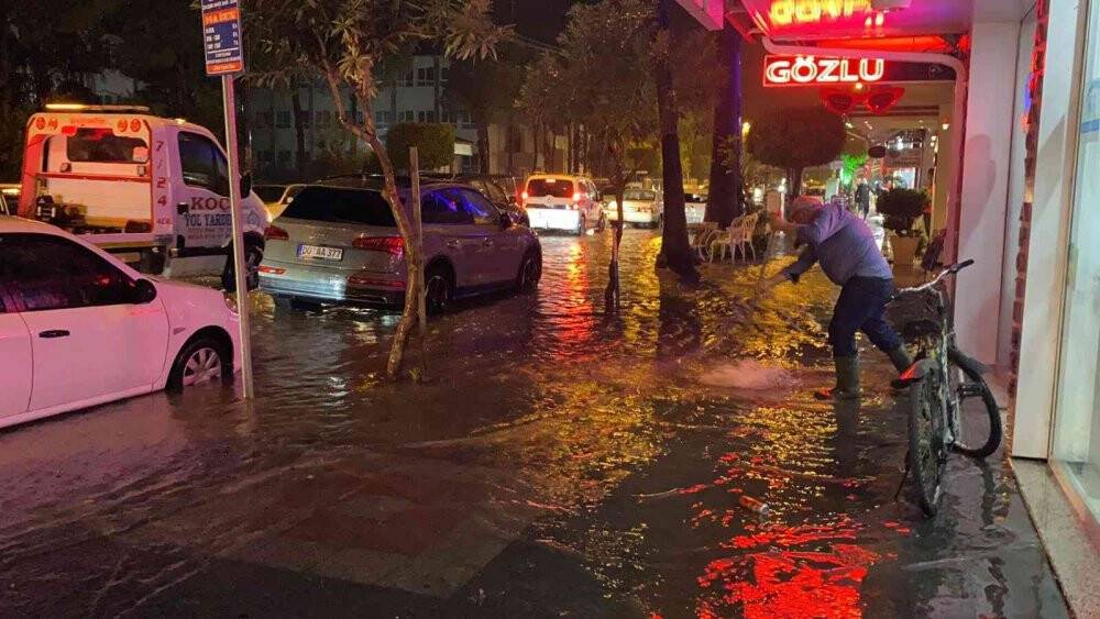 Fethiye’de sağanak yağış etkili oldu