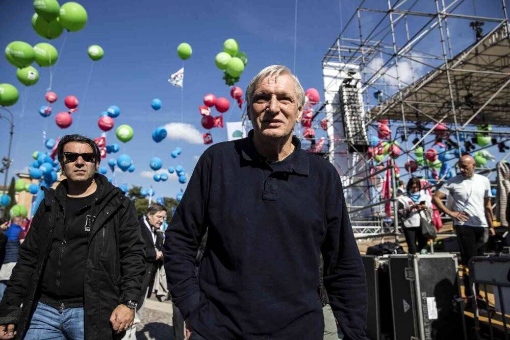 İtalya’da yaklaşık 200 bin kişi faşizme karşı yürüdü