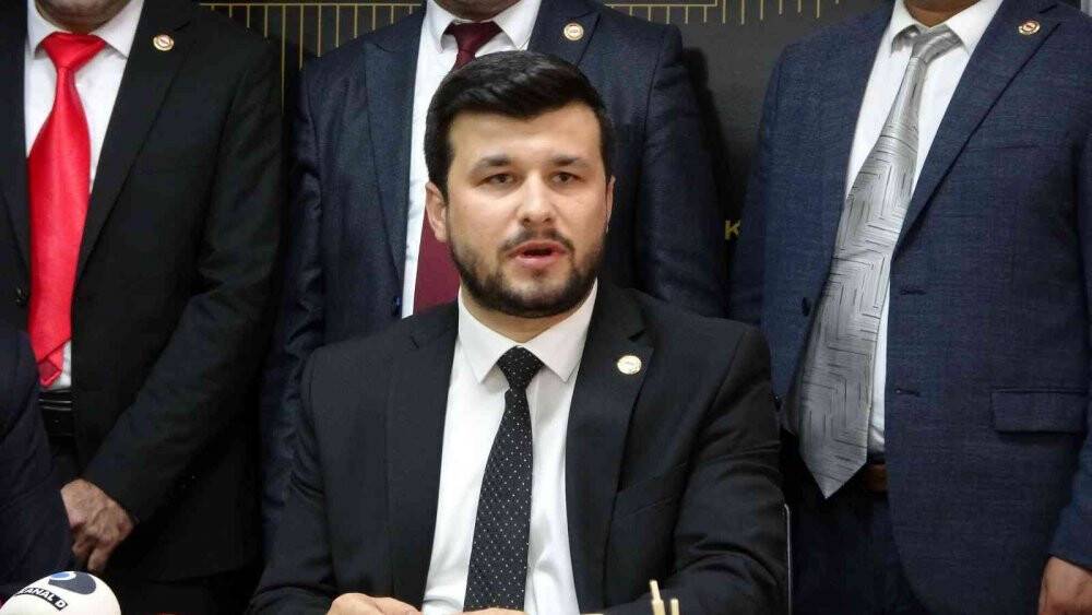 Kahramanmaraş’ta dernek açılışına 300 araçlık konvoy