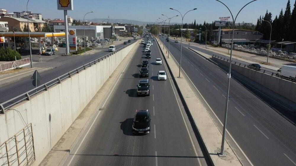 Kahramanmaraş’ta dernek açılışına 300 araçlık konvoy