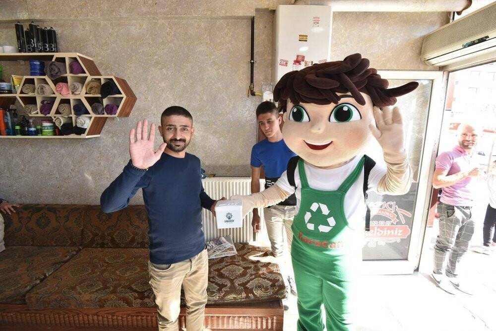 Karatay’da atık jiletler geri dönüşüm için toplanıyor