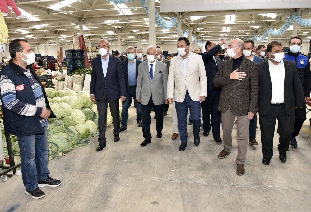 Selçuklu’da Dumlupınar Kapalı Pazar Yeri dualarla açıldı