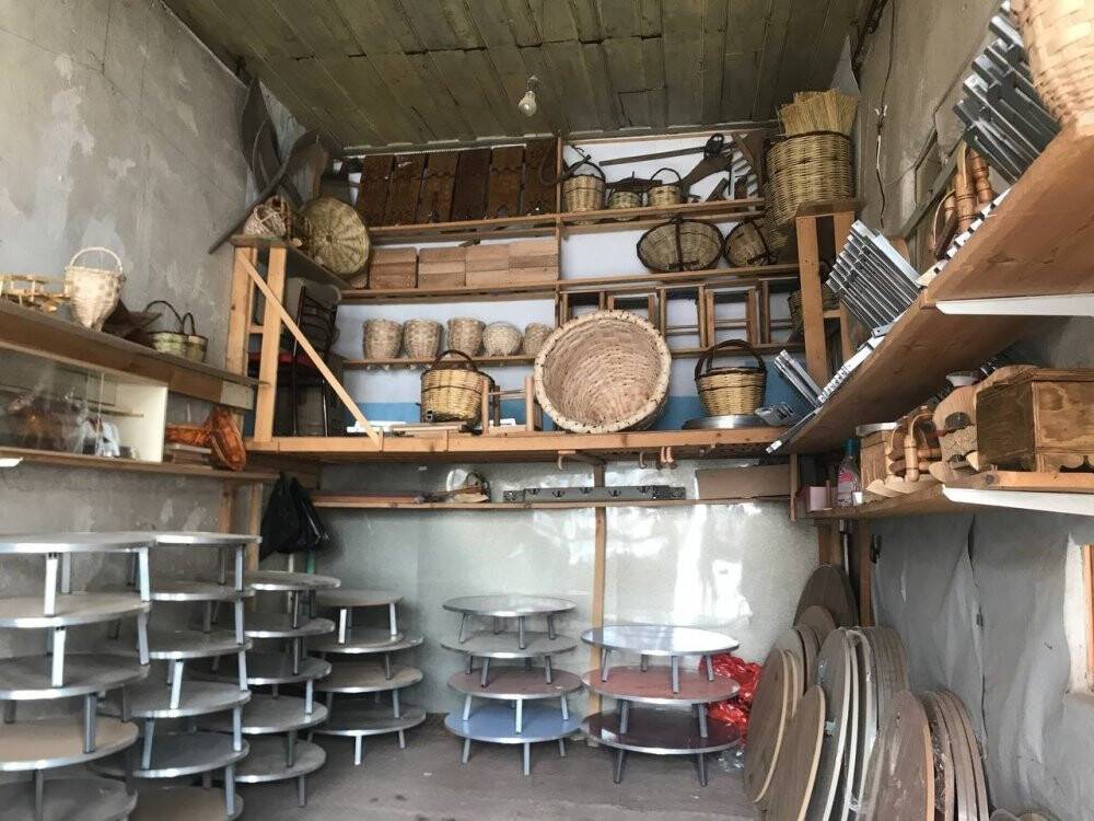 Yarım asırlık dükkânda ahşap ürünler zanaatkarın elinde hayat buluyor