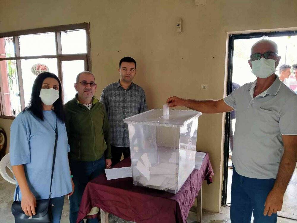 10 mahalle referanduma gitti