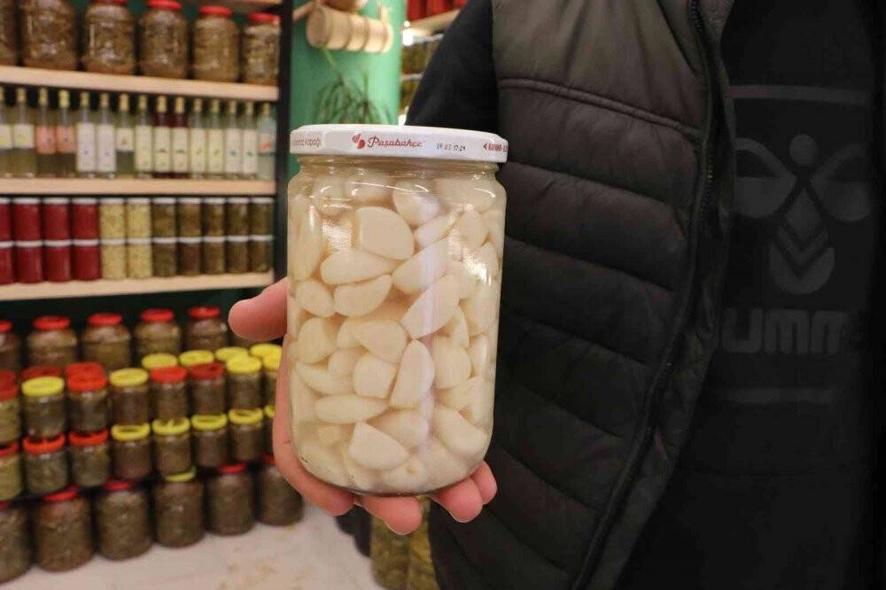 110 çeşit turşu raflarda yerini aldı