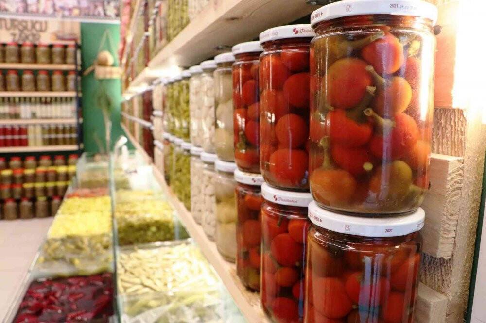 110 çeşit turşu raflarda yerini aldı