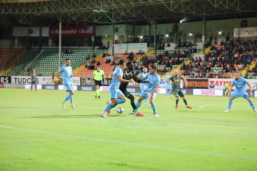 Aytemiz Alanyaspor 3 puanı 6 golle aldı