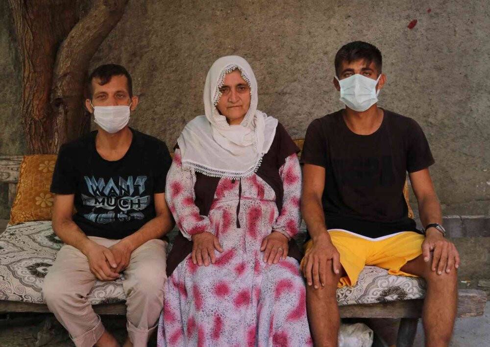 Diyalize bağlı yaşayan 3 kardeşin hayali böbrek nakil olmak