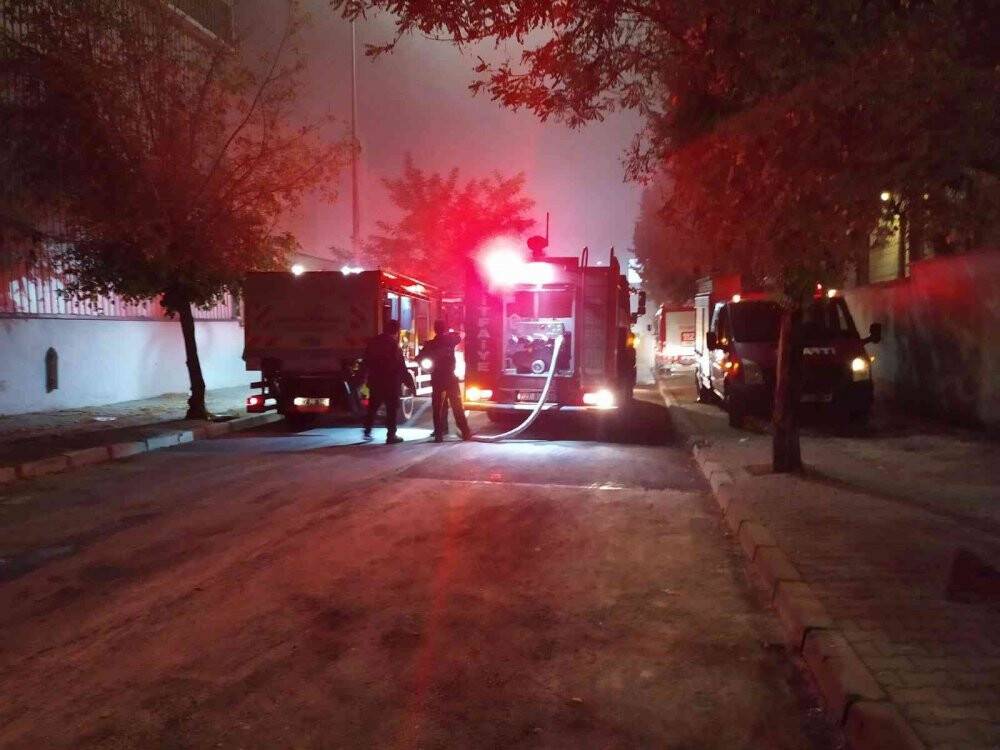 Fabrika deposunda çıkan yangın kontrol altına alındı