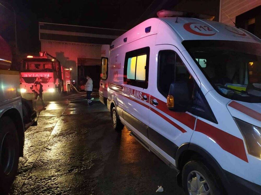 Fabrika deposunda çıkan yangın kontrol altına alındı
