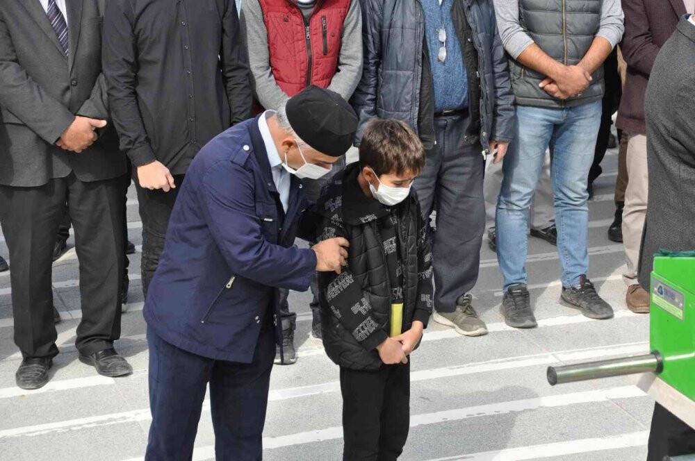 Kazada ölen genç öğretmen son yolculuğuna uğurlandı