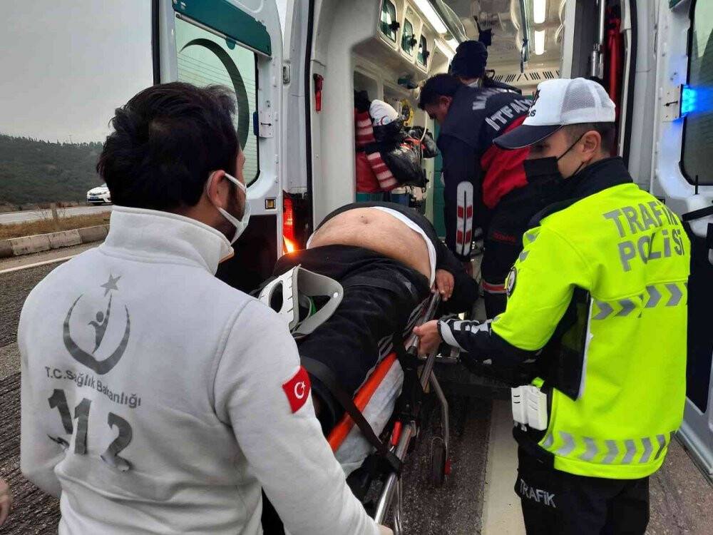 Kontrolden çıkan tır yan yattı: 2 yaralı