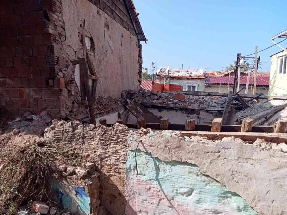 Tadilat halindeki binada çökme: 1 yaralı