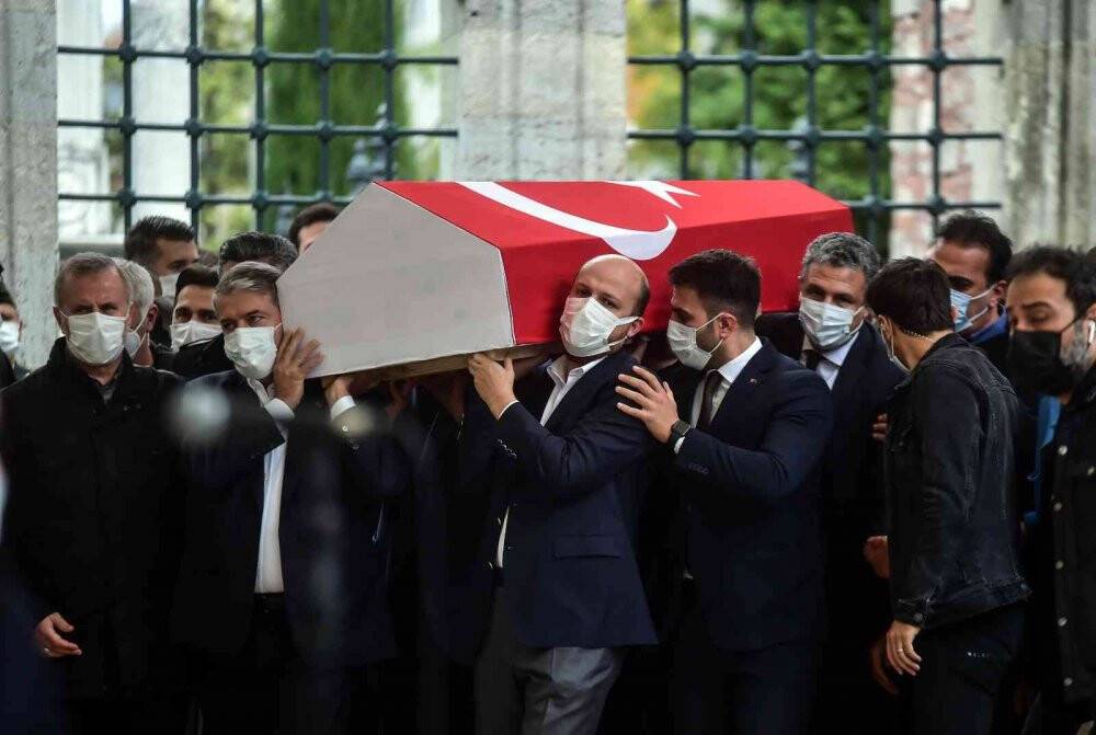 Baykar Yönetim Kurulu Başkanı Özdemir Bayraktar, son yolculuğuna uğurlandı