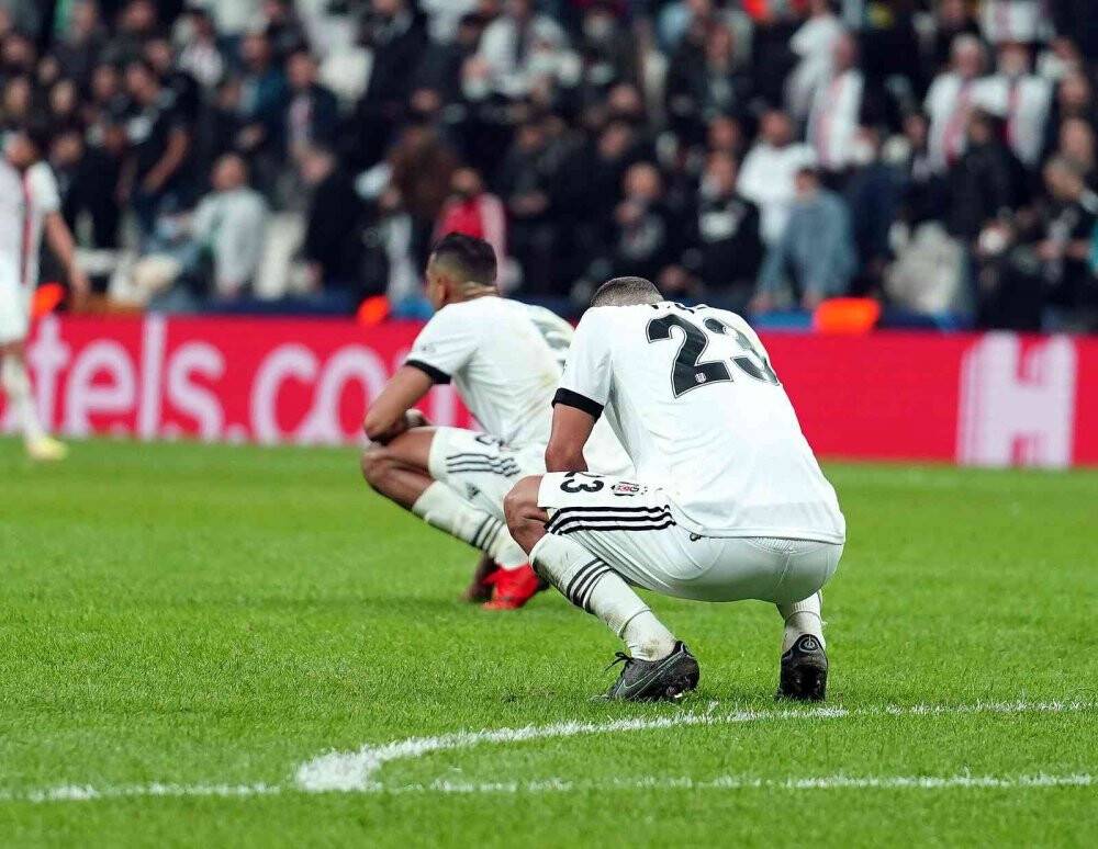 Beşiktaş, Sporting Lizbon'a yenildi