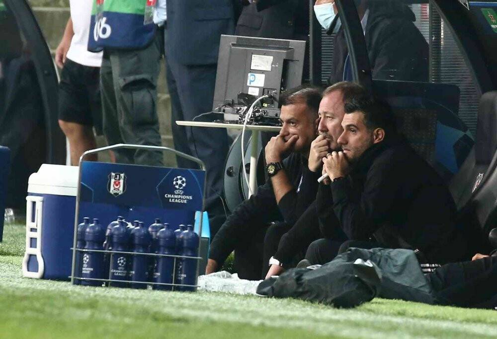 Beşiktaş, Sporting Lizbon'a yenildi