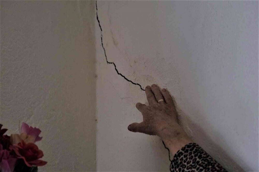 Deprem değil tır çatlağı