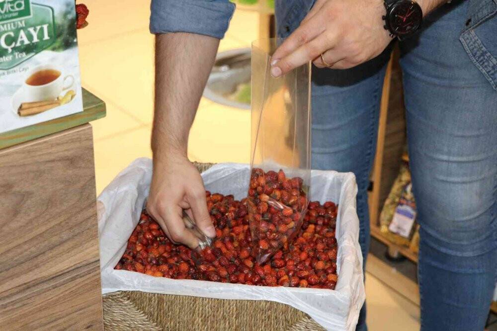 Kış erken geldi, aktarlarda en çok satılan ürünler ıhlamur ve kuşburnu oldu