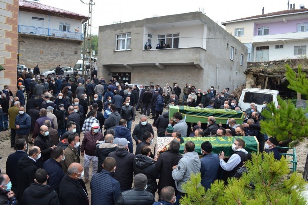 Tokat’ta trafik kazasında ölen 2 kişi toprağa verildi