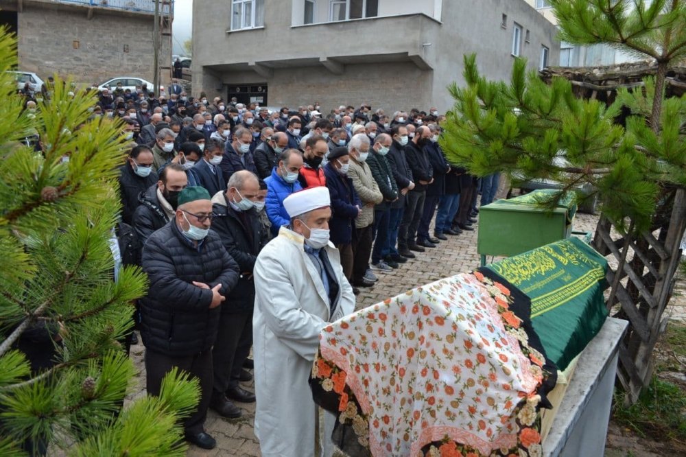 Tokat’ta trafik kazasında ölen 2 kişi toprağa verildi