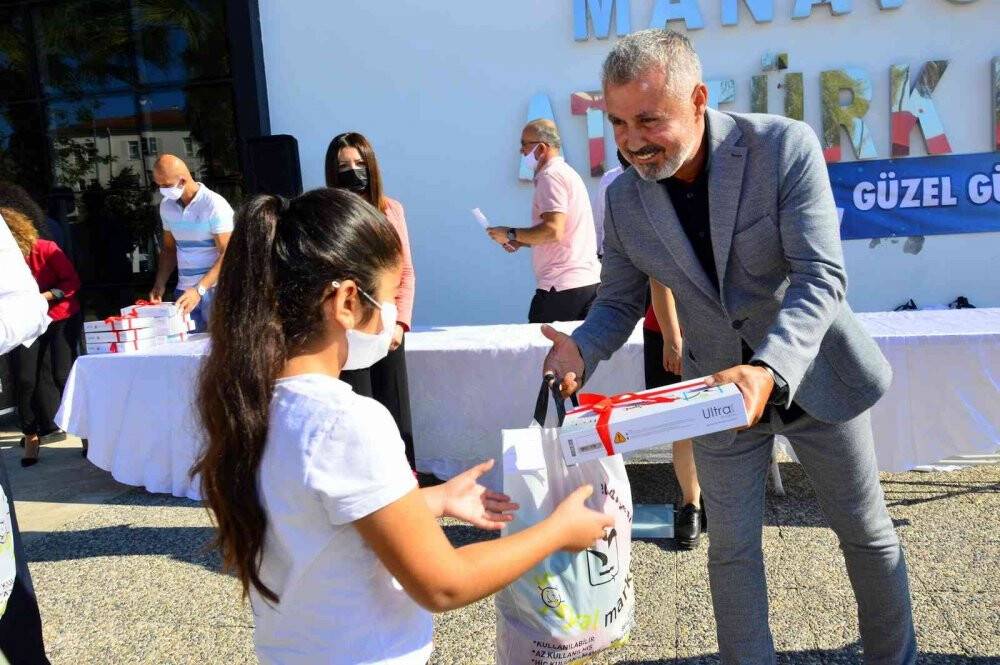 Yangınzede öğrencilere tablet desteği
