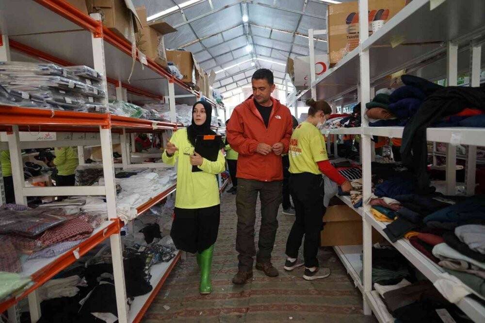 Afet bölgesinde selden zarar gören 14 binden fazla aileye yardım ulaştırıldı