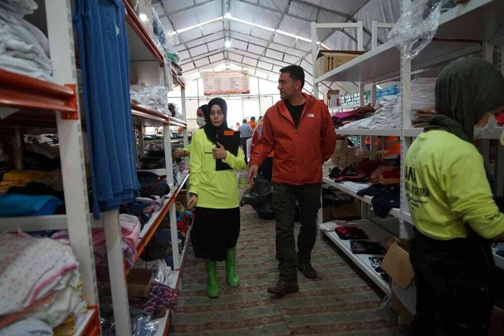 Afet bölgesinde selden zarar gören 14 binden fazla aileye yardım ulaştırıldı