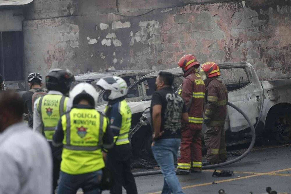 Guatemala’da isyan ! Emekli askerler kongre binasını bastı