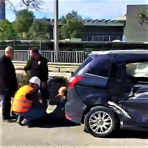 Hafriyat sahasında yapılan kontrollü patlatma,  ortalığı savaş alanına çevirdi
