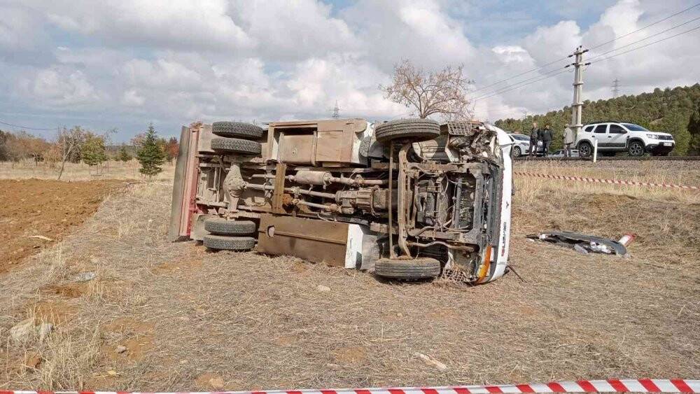 Konya’da akaryakıt tankeri devrildi: 1 yaralı