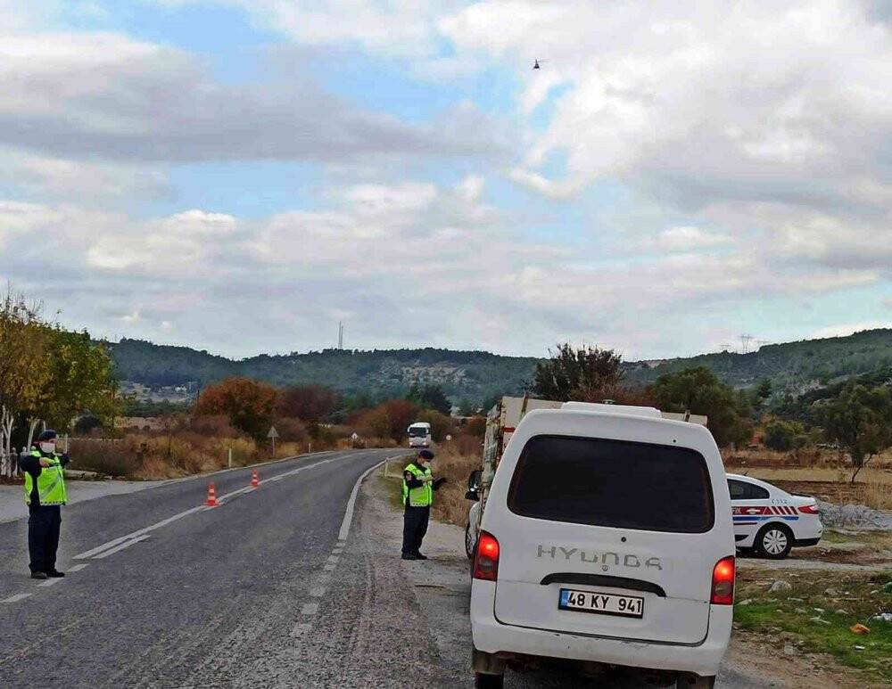 Jandarma trafiği havadan denetledi