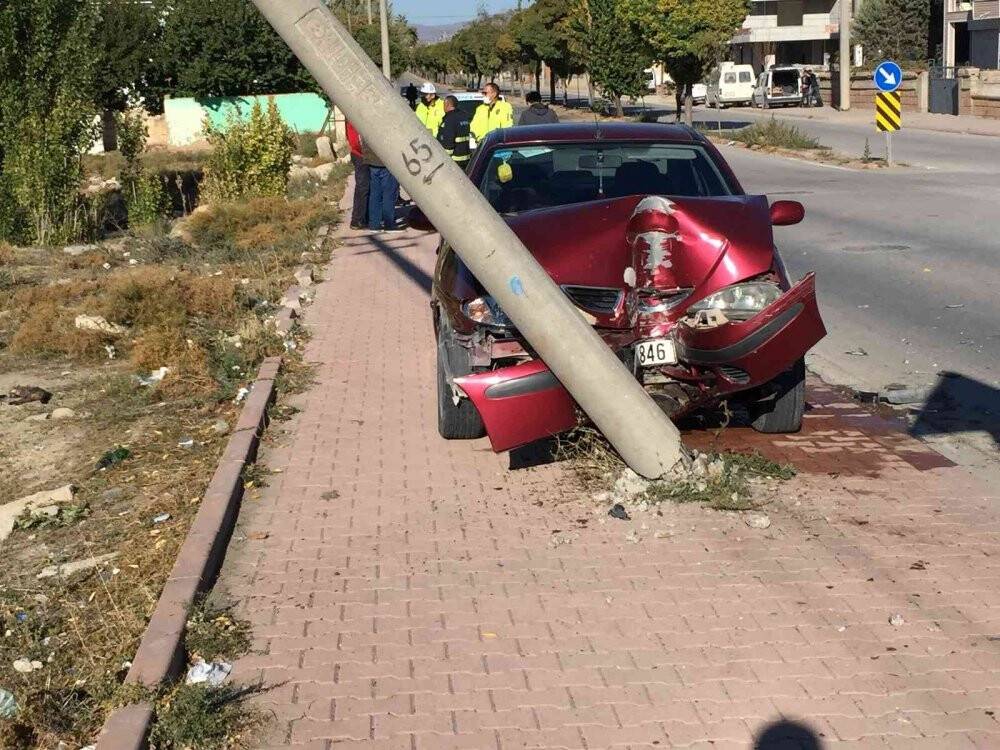 Konya’da iki otomobil çarpıştı: 1 yaralı