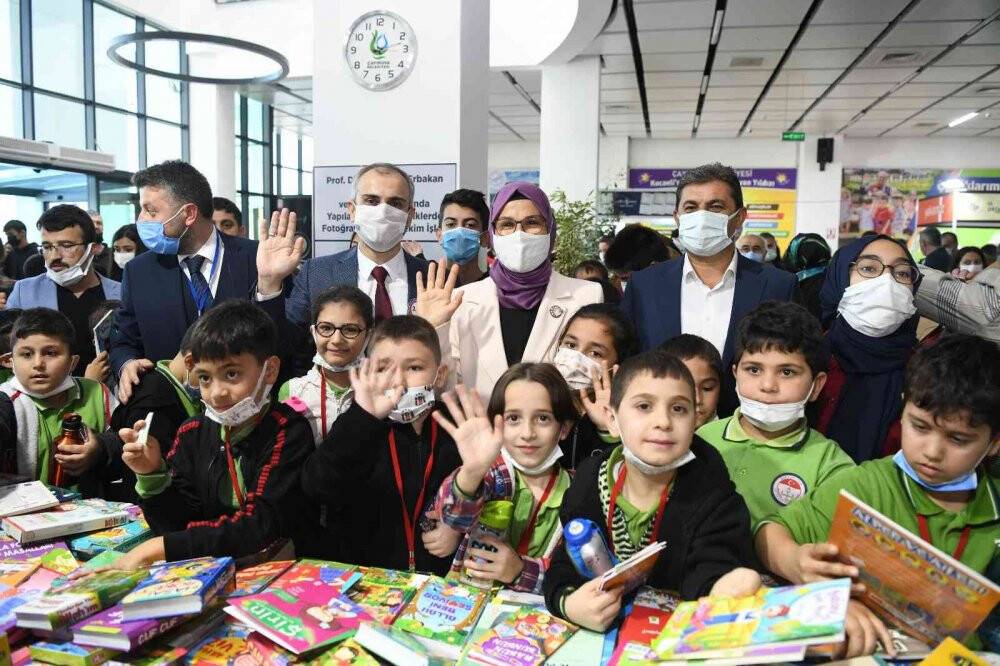 500 bin kitap bu fuarda kitapseverlerle buluşuyor