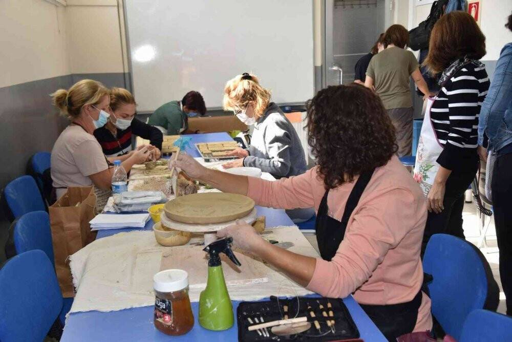 Çamuru sanat eserine dönüştürüyorlar
