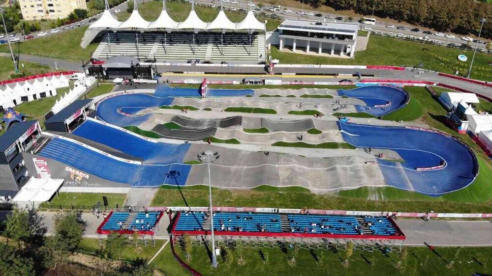 150 sporcu şampiyon olmak için pedal çevirmeye başladı