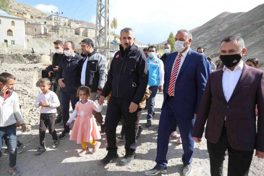 AFAD Başkanı Yunus Sezer sel bölgesinde