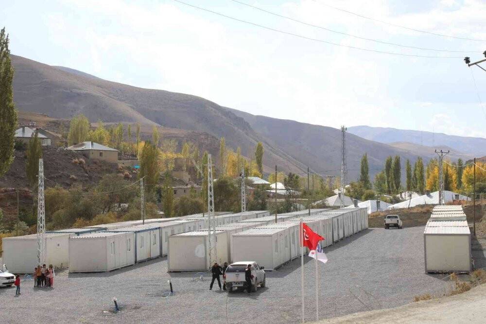 AFAD Başkanı Yunus Sezer sel bölgesinde