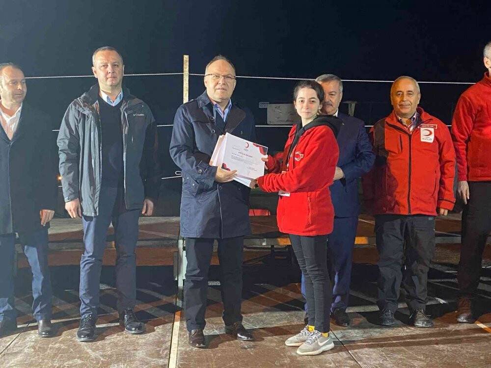 Çeşitli illerden 200’e yakın gönüllü genç, afet eğitim kampında buluştu