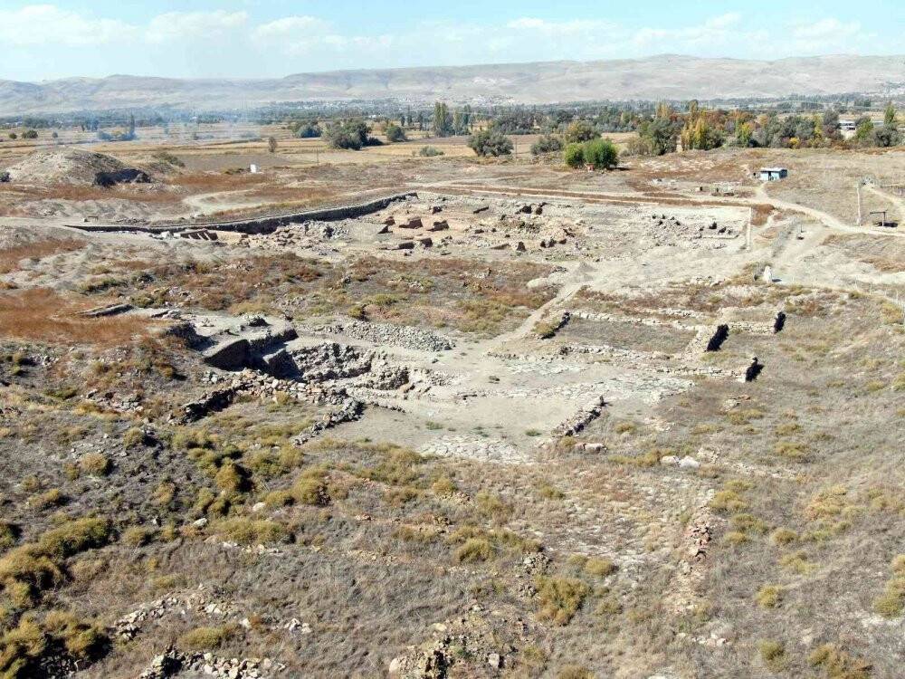 Günlüklerdeki sırlar aydınlanmayı bekliyor