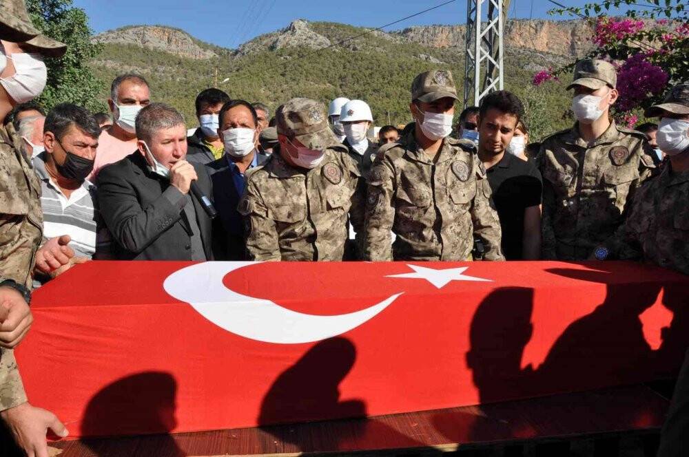 Kazada hayatını kaybeden özel harekat polisi toprağa verildi