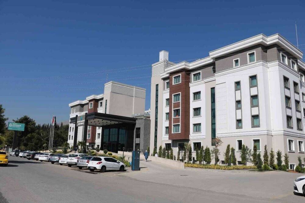 Midesine yerleştirilen balon sayesinde zayıflıyor